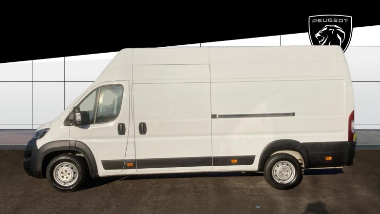 Peugeot Boxer 435 L4 Diesel 2.2 BlueHDi H3 Professional Premium+ Van 140ps